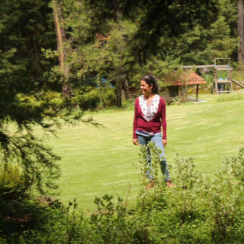 silvia-en-el-jardin